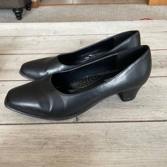 Majestic Concert Shoe - Picture 1 of 5